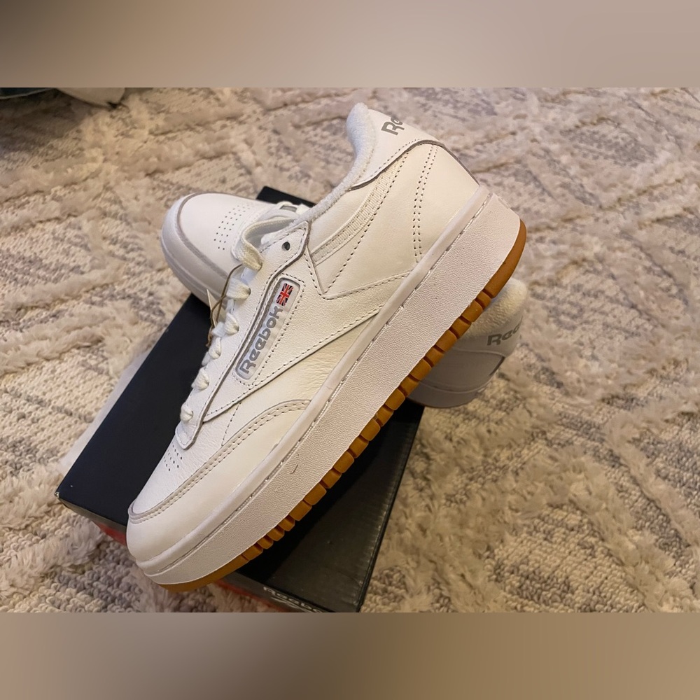 Reebok Club C Double Sneaker Women’s 7 NWT